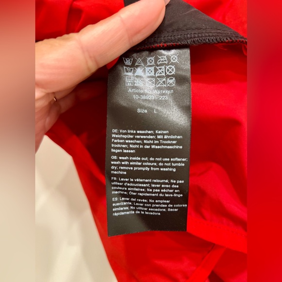 FALKE Germany Men’s Windproof Jacket - Picture 8 of 11